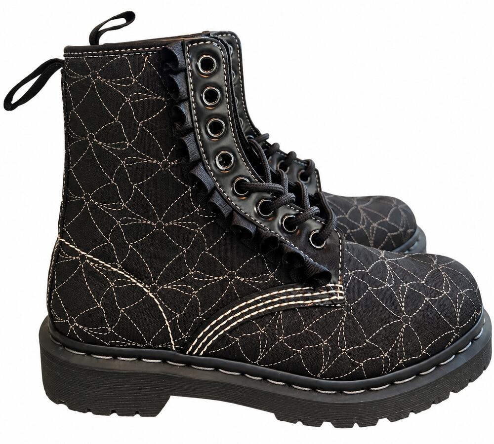 Dr. Martens 1460 Frill Lace-Up Boots Women's 7 Black Ribbon Quilted 8 Eye NWOB